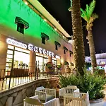 Skylife فندق 4*